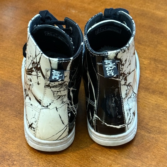 Dr. Martens Women's Leyton Patent Marble 7 Eye Lightweight Combat Boots Size 9 - Picture 5 of 7